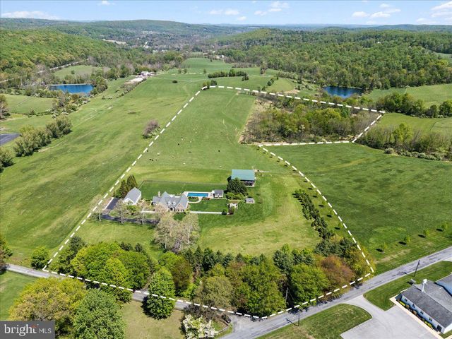 182 TRYTHALL RD, Elverson, PA 19520