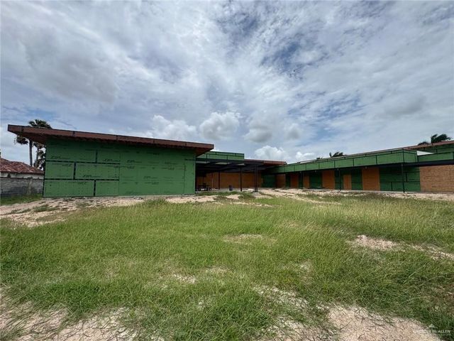 1002 W Moore Road, Pharr, TX 78577