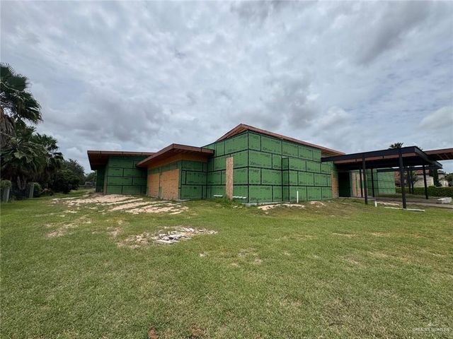 1002 W Moore Road, Pharr, TX 78577