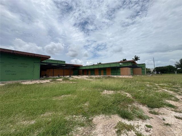 1002 W Moore Road, Pharr, TX 78577