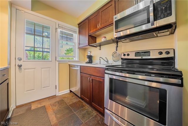 2684 Wooster Road, Rocky River, OH 44116