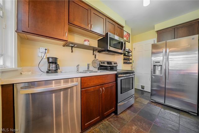 2684 Wooster Road, Rocky River, OH 44116
