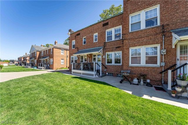 2684 Wooster Road, Rocky River, OH 44116