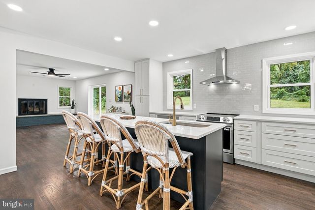 3810 VALLEY BROOK DR, Wilmington, DE 19808