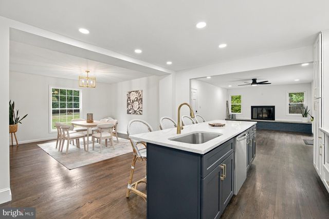 3810 VALLEY BROOK DR, Wilmington, DE 19808