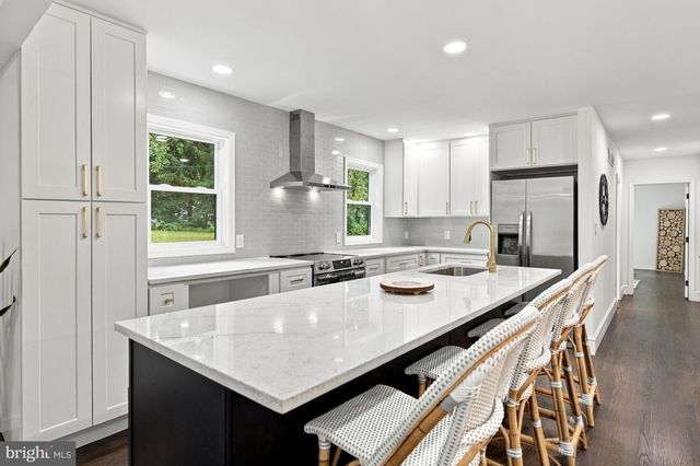 3810 VALLEY BROOK DR, Wilmington, DE 19808