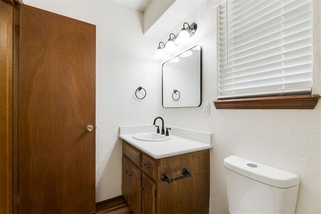 733 Mallard Avenue, Edmond, OK 73003