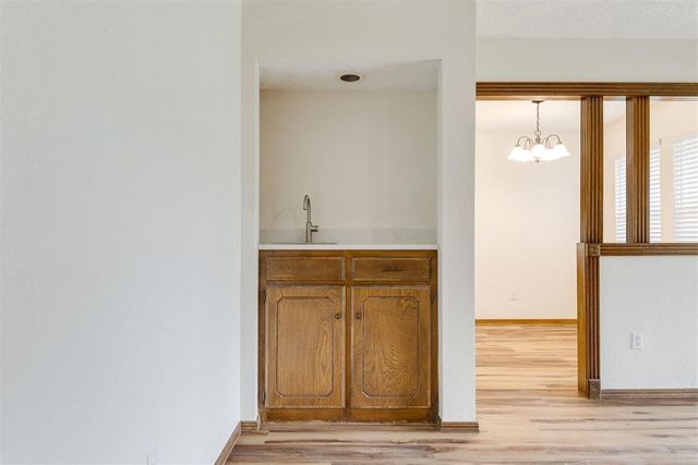 733 Mallard Avenue, Edmond, OK 73003
