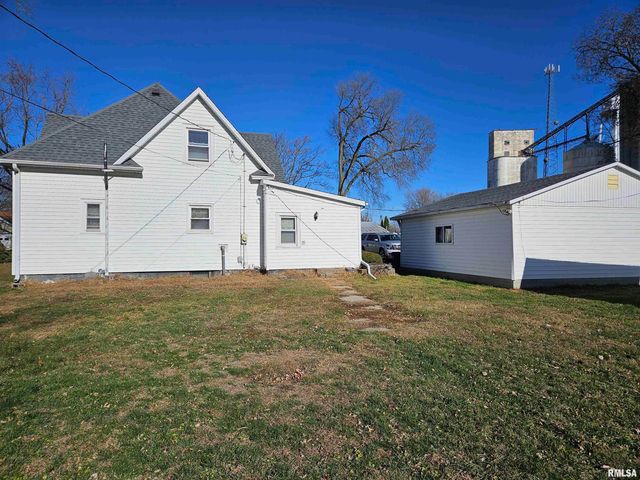 211 W MULBERRY, San Jose, IL 62682