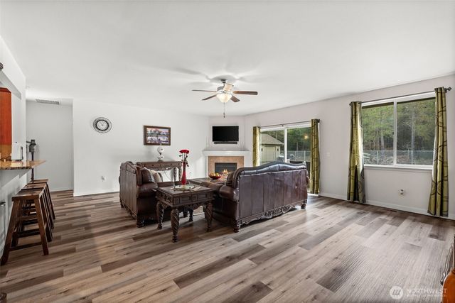 36427 2nd Avenue E, Roy, WA 98580