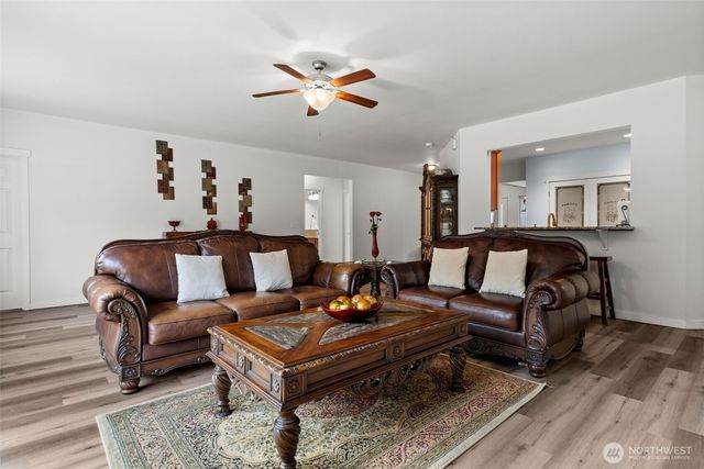 36427 2nd Avenue E, Roy, WA 98580