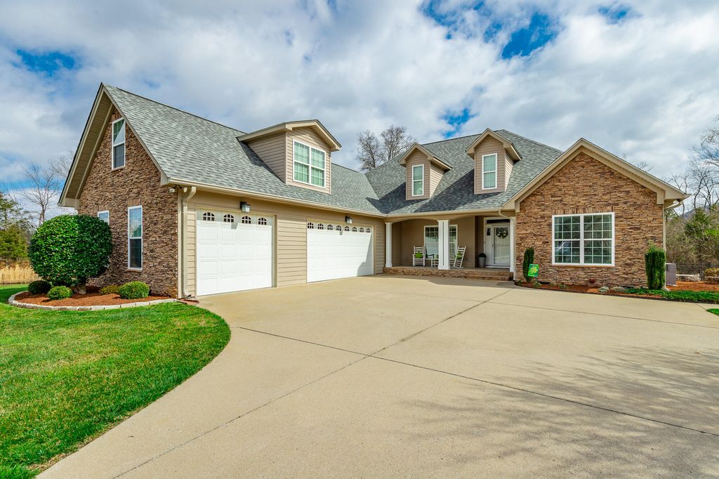 8168 Trout Lily Drive, Ooltewah, TN 37363