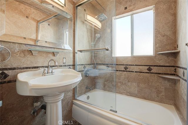 14537 Wyandotte, Van Nuys, CA 91405