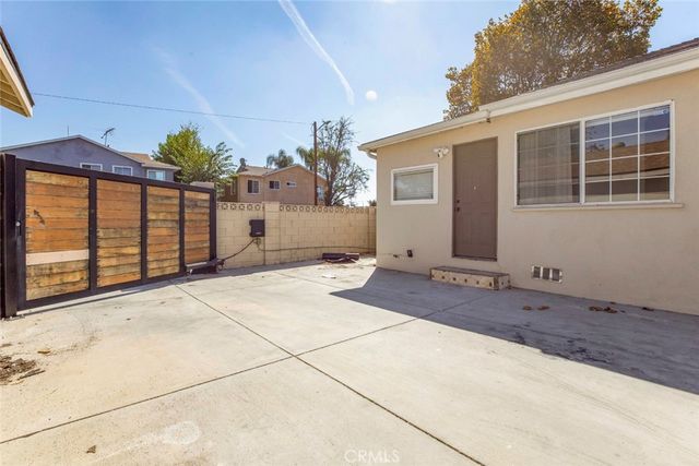 14537 Wyandotte, Van Nuys, CA 91405