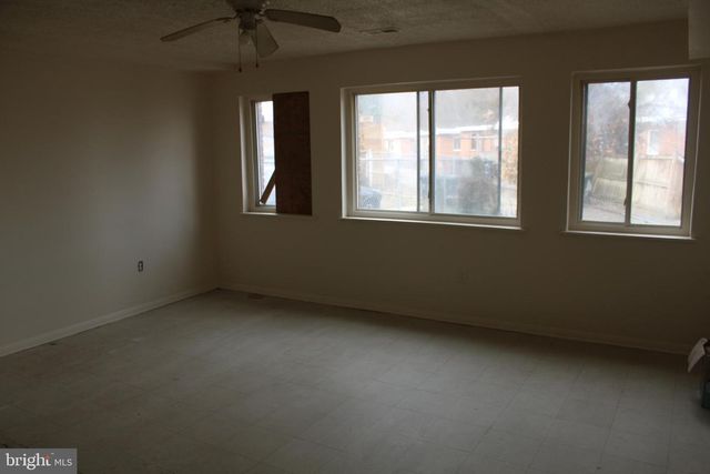 236 VARNUM ST NE, Washington, DC 20011