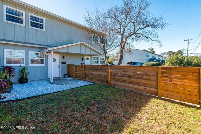 828 CAVALLA Road, Atlantic Beach, FL 32233