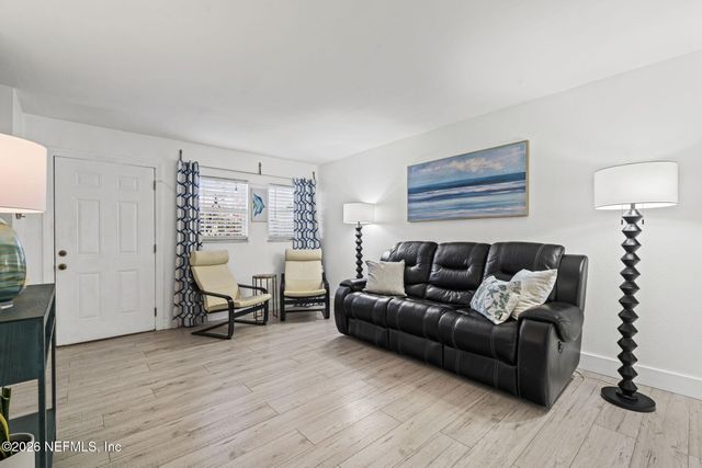 828 CAVALLA Road, Atlantic Beach, FL 32233