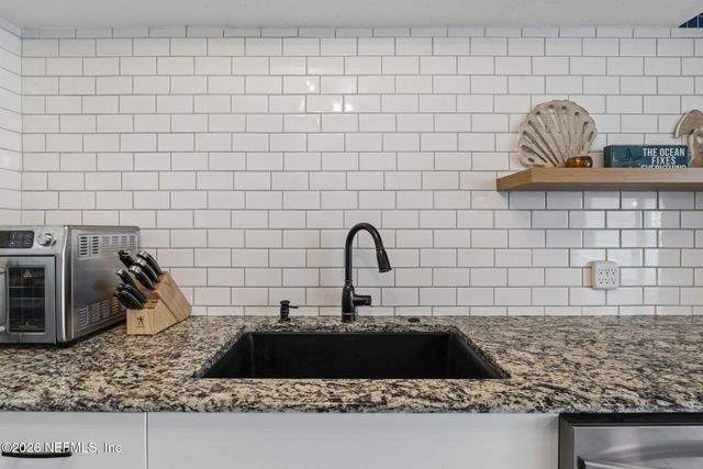 828 CAVALLA Road, Atlantic Beach, FL 32233