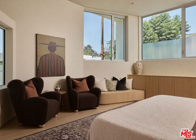 8164 Waring Avenue, Los Angeles, CA 90046