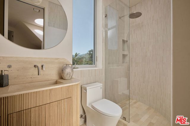 8164 Waring Avenue, Los Angeles, CA 90046