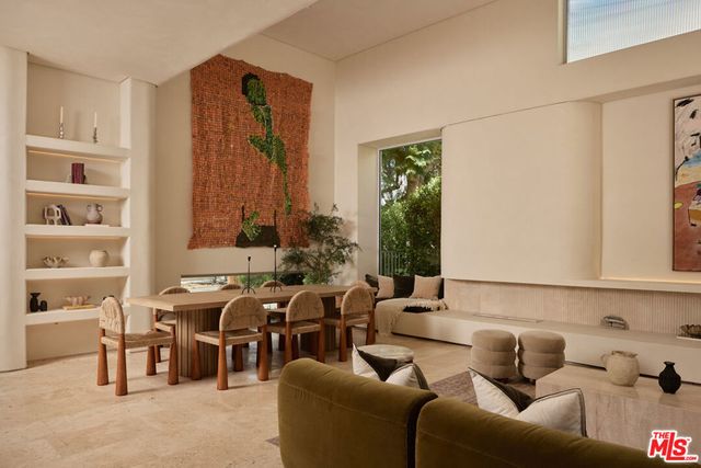 8164 Waring Avenue, Los Angeles, CA 90046