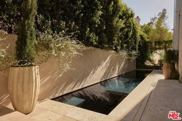 8164 Waring Avenue, Los Angeles, CA 90046