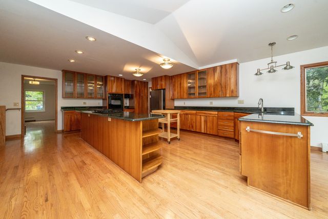 34150 Hunters Row, Farmington Hills, MI 48331