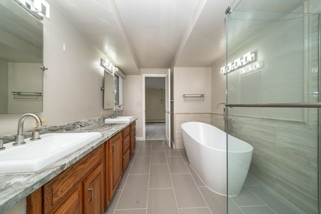 34150 Hunters Row, Farmington Hills, MI 48331