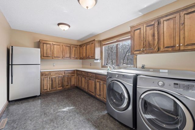 16787 Whittington Walk, Eden Prairie, MN 55346