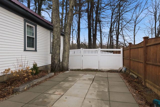 65 River Road, Concord, NH 03303