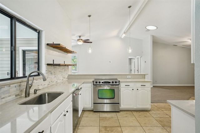 3109 LAKE VALENCIA LN E, Palm Harbor, FL 34684