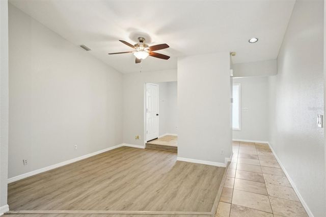 3109 LAKE VALENCIA LN E, Palm Harbor, FL 34684