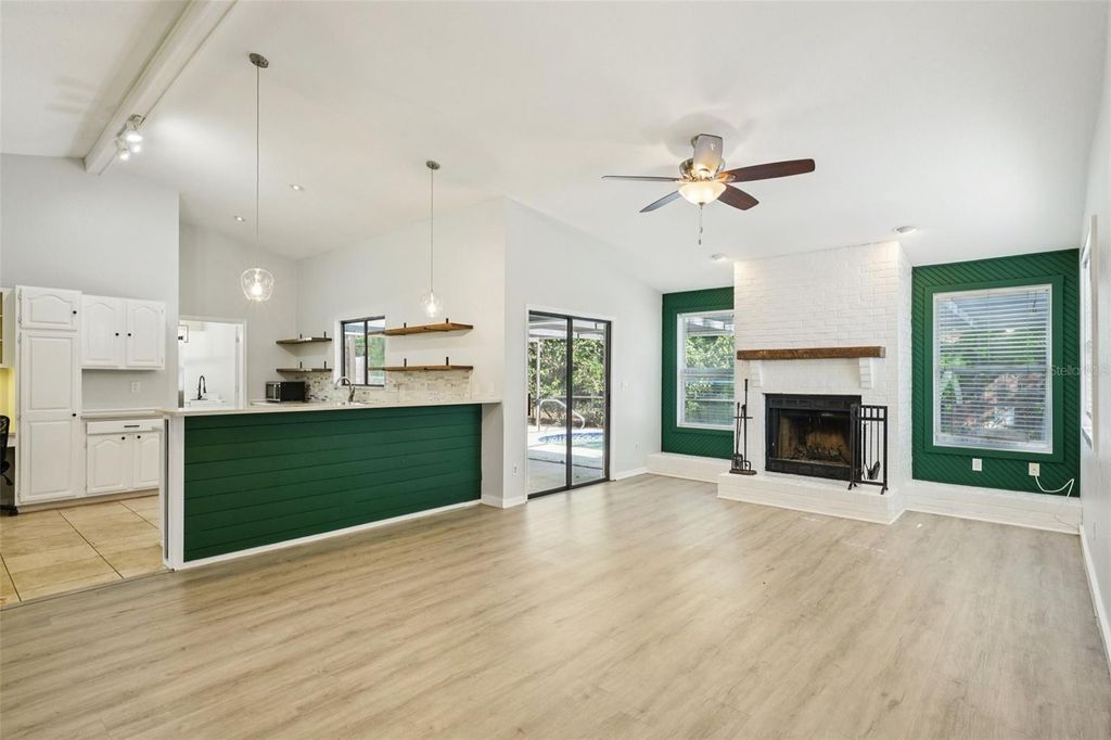 Image 5 of property listing at 3109 LAKE VALENCIA LN E, Palm Harbor, FL 34684