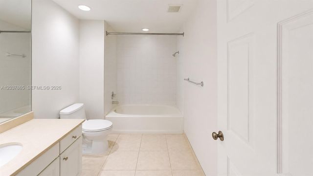 2000 N Bayshore Drive 1509, Miami, FL 33137