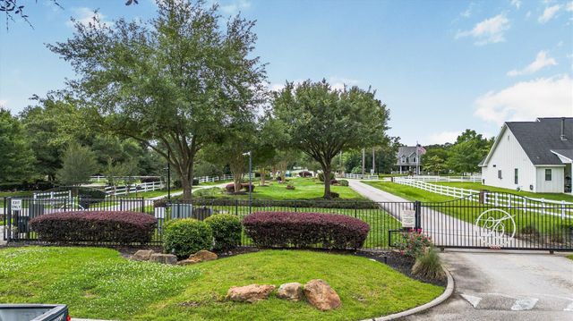 12126 Pin Oak Drive, Magnolia, TX 77354
