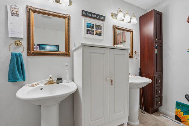 403 E 28th Street S, Newton, IA 50208