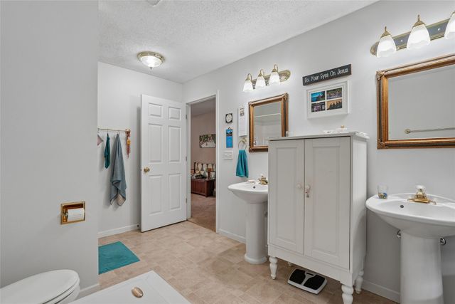403 E 28th Street S, Newton, IA 50208