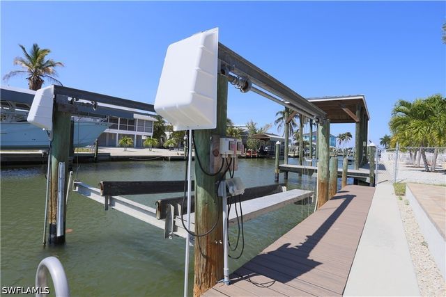 189 Curlew ST, Fort Myers Beach, FL 33931