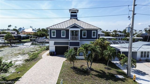 189 Curlew ST, Fort Myers Beach, FL 33931