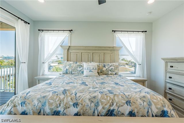 189 Curlew ST, Fort Myers Beach, FL 33931