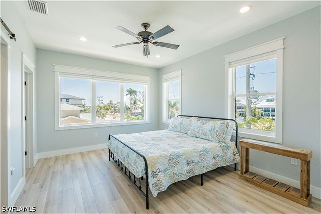 189 Curlew ST, Fort Myers Beach, FL 33931