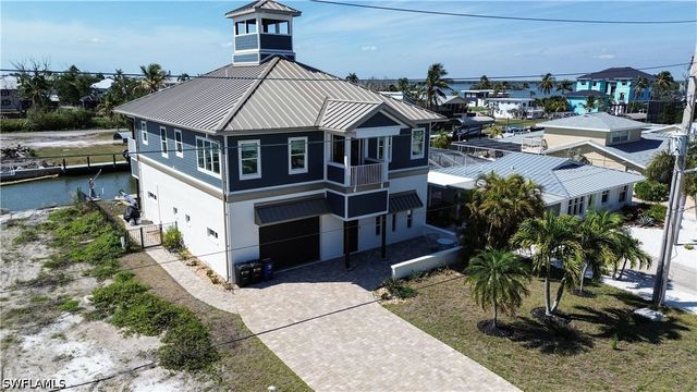 189 Curlew ST, Fort Myers Beach, FL 33931
