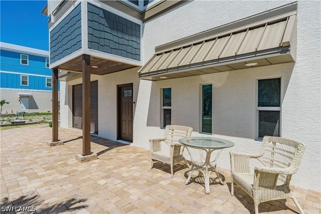 189 Curlew ST, Fort Myers Beach, FL 33931