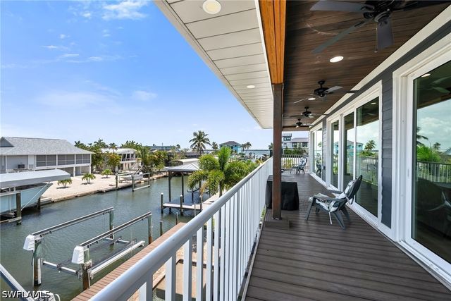 189 Curlew ST, Fort Myers Beach, FL 33931