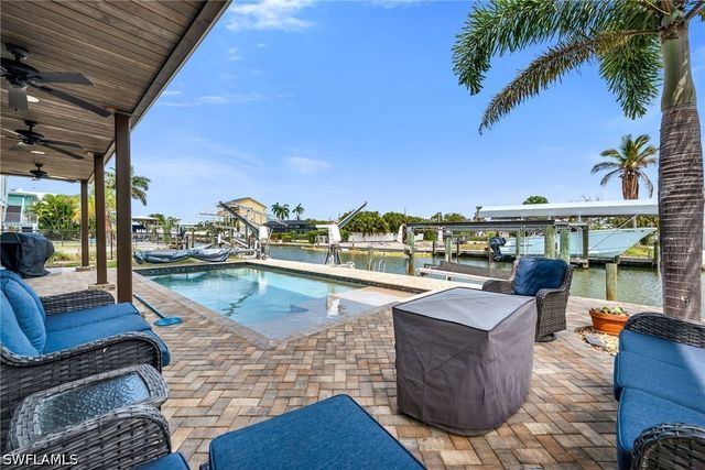 189 Curlew ST, Fort Myers Beach, FL 33931