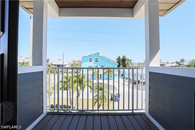 189 Curlew ST, Fort Myers Beach, FL 33931