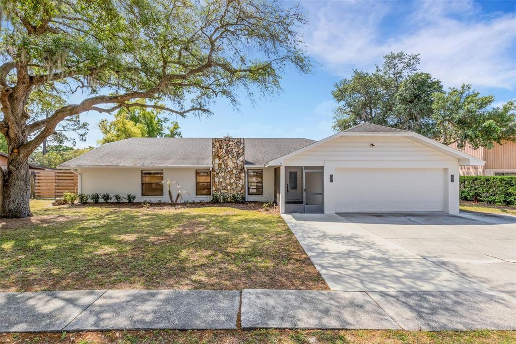 126 WOODSIDE DRIVE, Lakeland, FL 33813