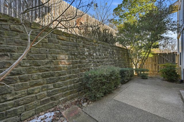 2501 Corbeau Drive, Irving, TX 75038