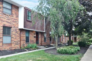 1820 Willoway Circle S, Columbus, OH 43220