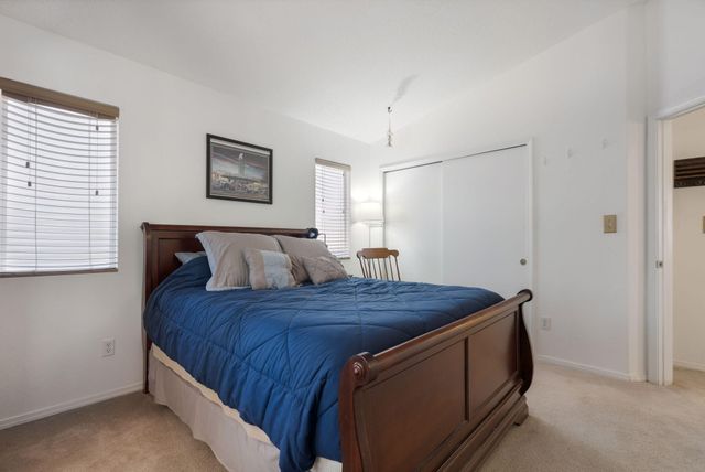 6004 Cyonus Avenue NW, Albuquerque, NM 87114